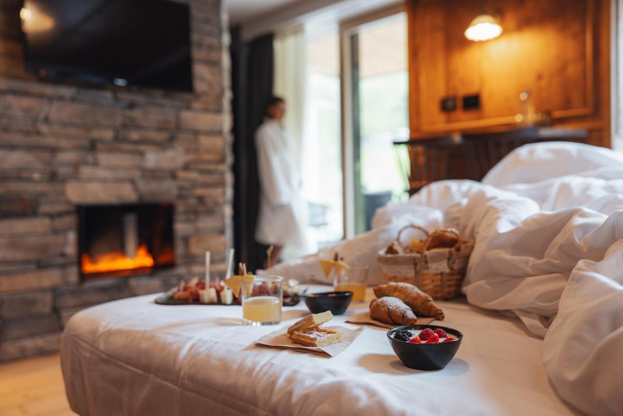 Latemar - Hotel Suites Spa โซรากา ภายนอก รูปภาพ